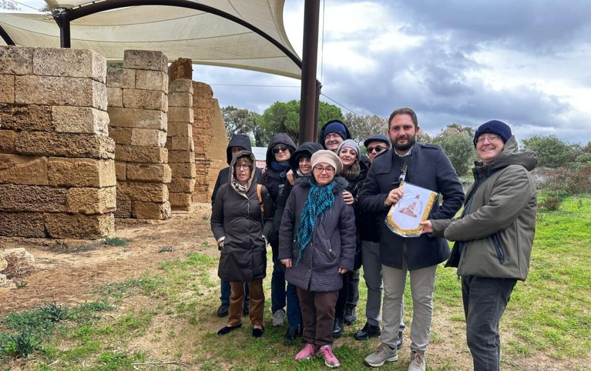 Il fascino e la storia delle Mura Timoleontee, visita del gruppo archeologico di Pachino - 