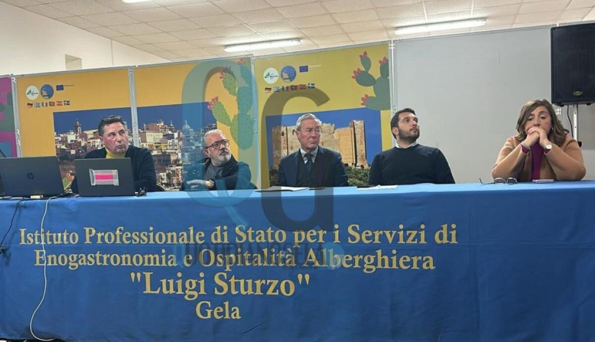"L'istituto Sturzo non va smembrato", il no del dirigente e dei docenti al dimensionamento - Un incontro sul tema organizzato allo "Sturzo"