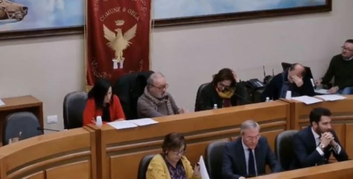 Variazioni bilancio, si parte senza numero legale: tensione Greco-M5 su sanità - 