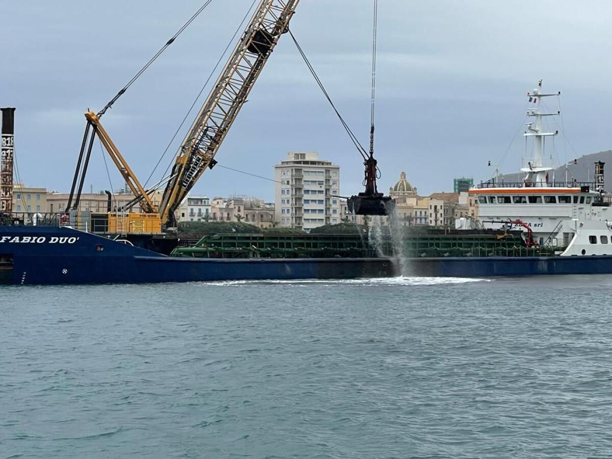 Partiti i lavori di dragaggio nel Porto di Trapani - 