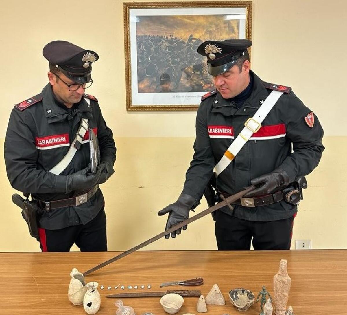 Cocaina e un coltello, arrestato un pregiudicato quarantenne: individuato dai carabinieri -