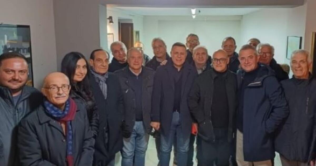 FI, visita di Mancuso al partito locale: "Confronto nel centrodestra parta in città" - I forzisti con Mancuso