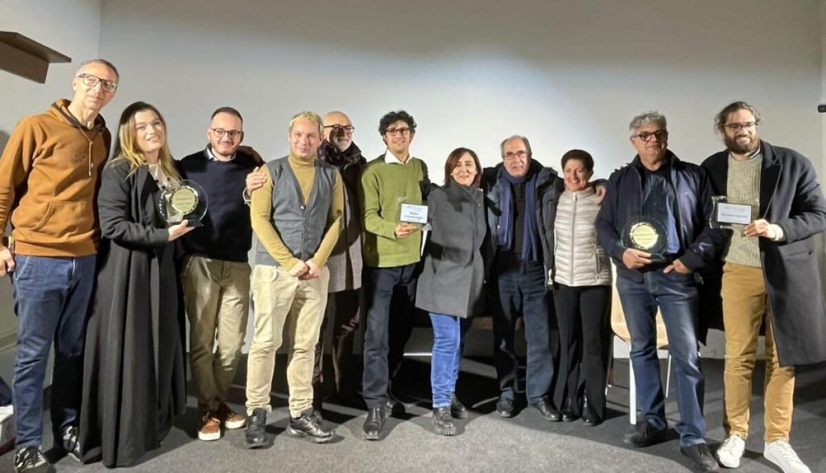 Corti cinematografici e arte, i premi assegnati nel festival "Versi di luce" -