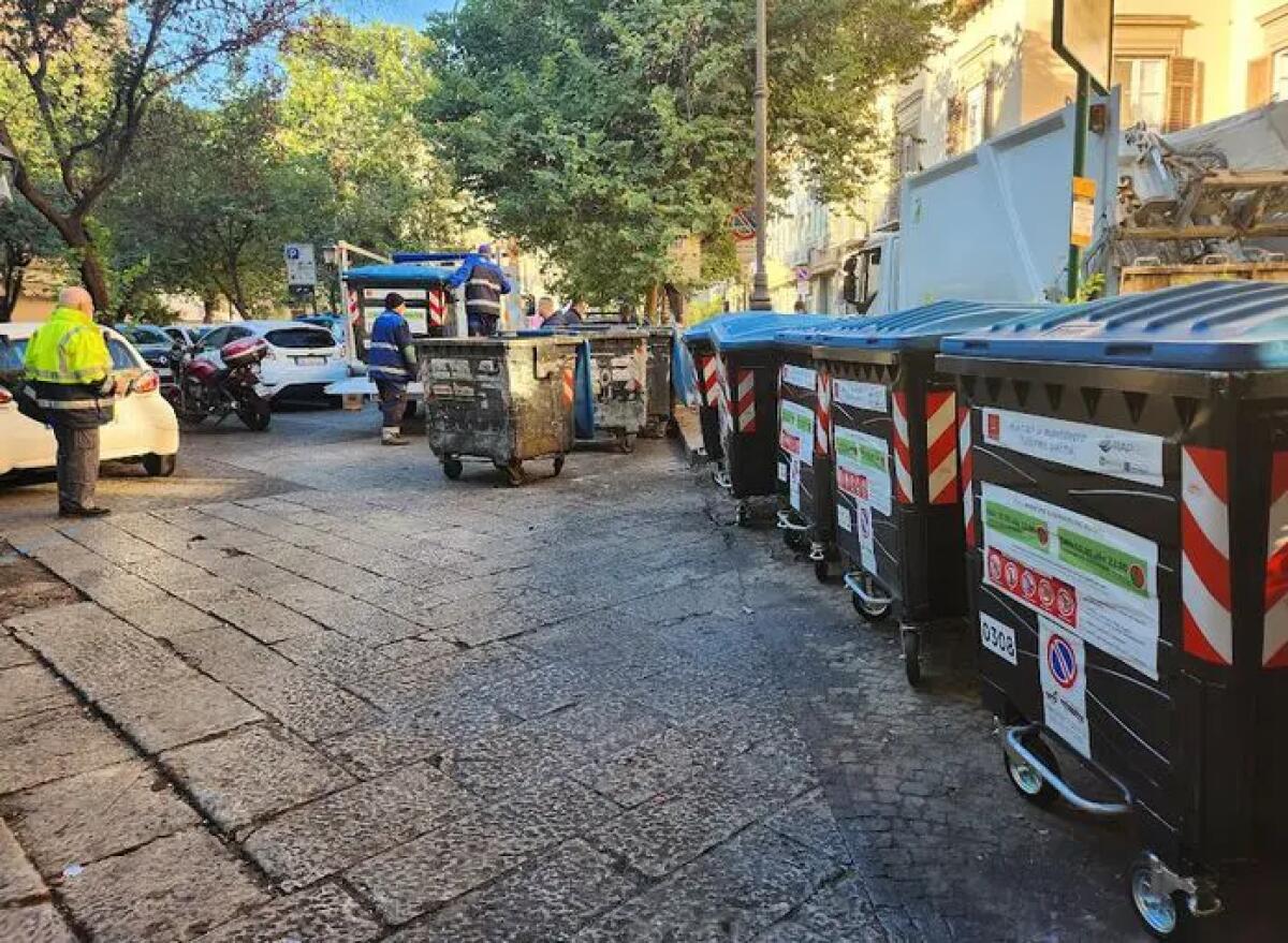 Decoro urbano, Rap sostituisce a Palermo 850 cassonetti rotti o fatiscenti - 