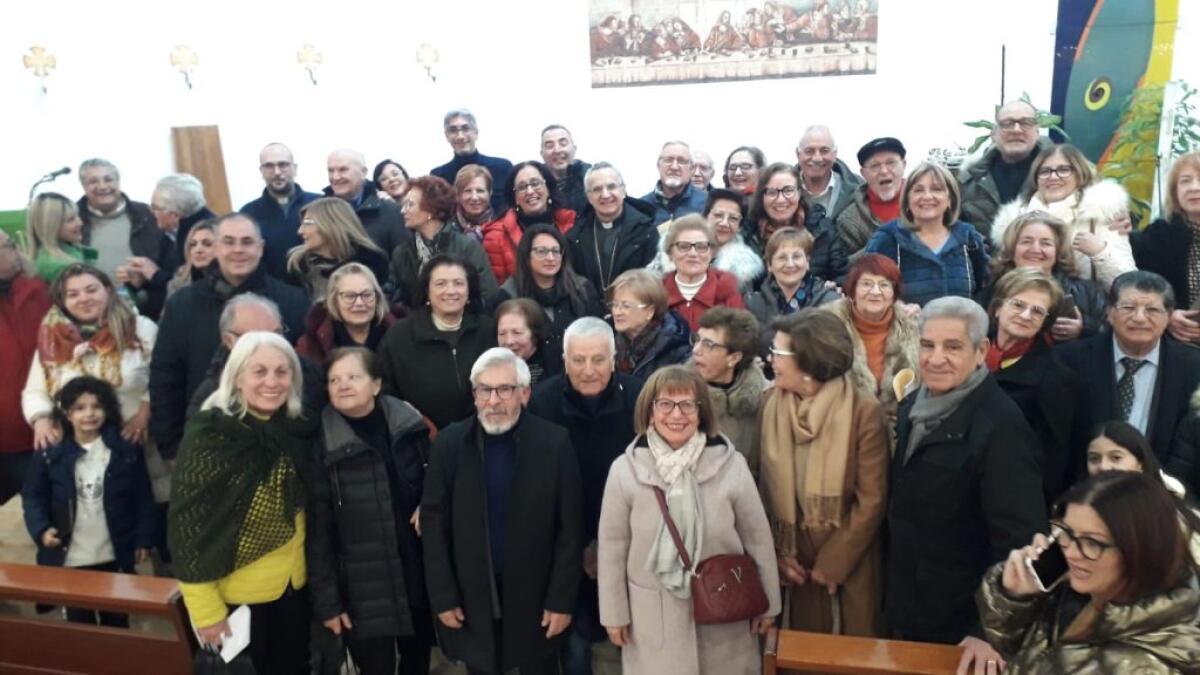 Sacerdoti, pastori pentecostali  e fedeli pregano insieme per l'unità dei cristiani - 