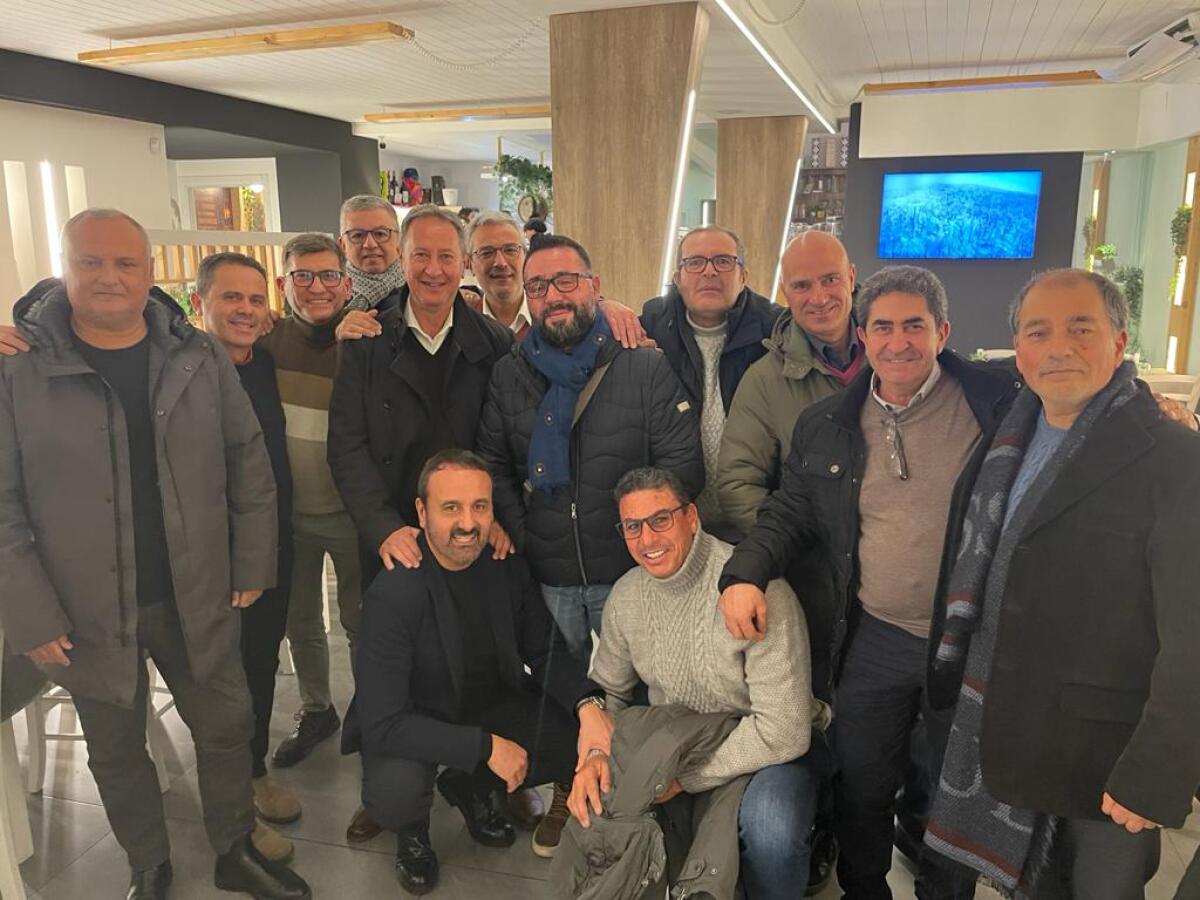 Si rivedono dopo 38 anni gli studenti della V^ A Geometra - 