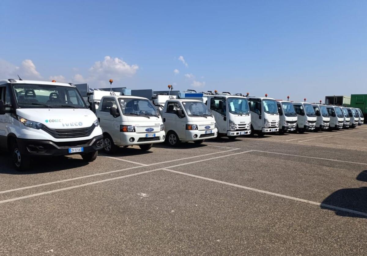 Ccr provvisorio a Settefarine, Impianti Srr: "Dall'1 febbraio i conferimenti" - I mezzi di Impianti Srr per la raccolta rifiuti