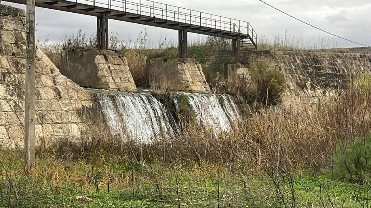 Piove ma per gli agricoltori la crisi idrica non trova soluzione: acqua Disueri finisce in mare - 