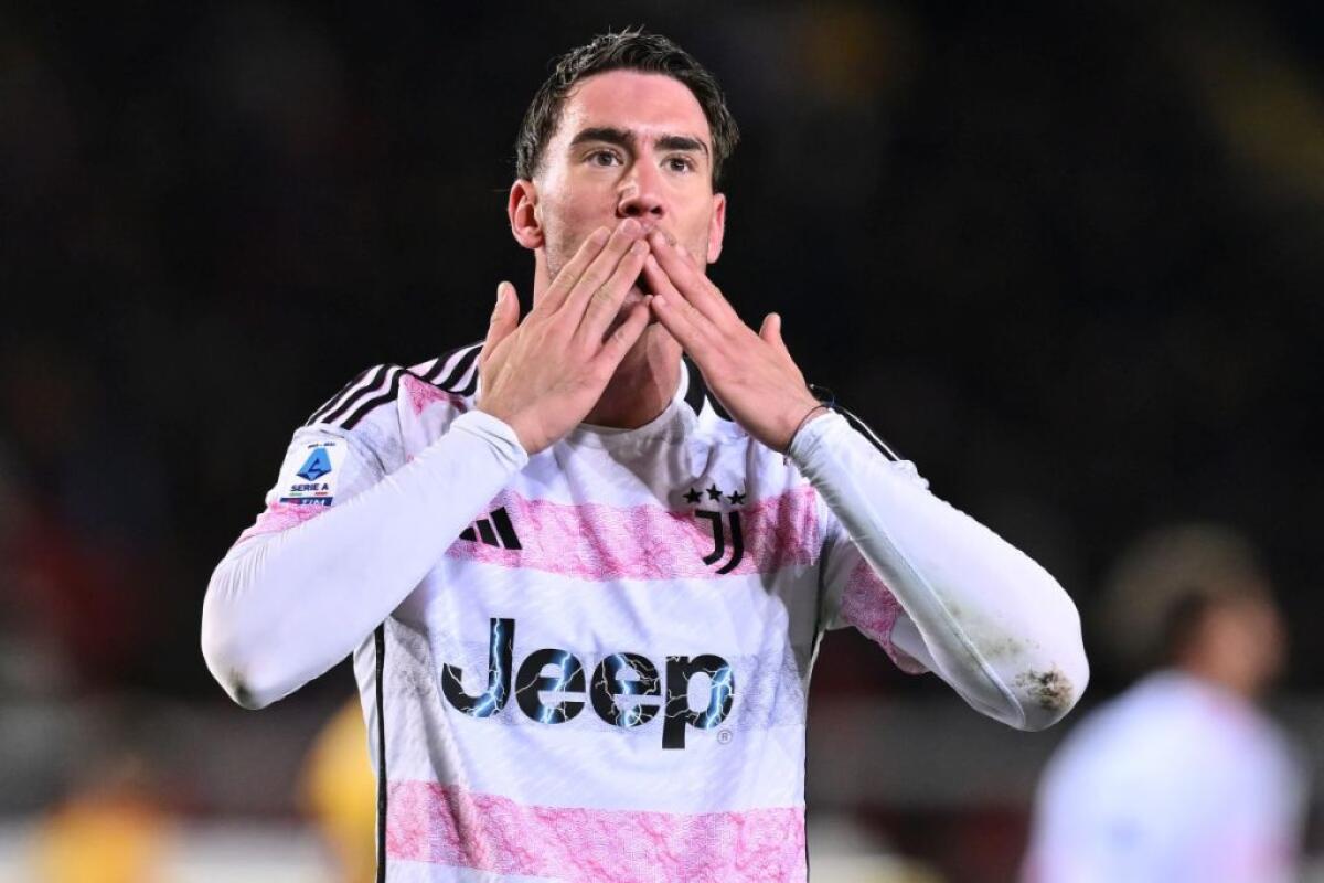 La Juventus vince 3-0 a Lecce e vola in vetta - 