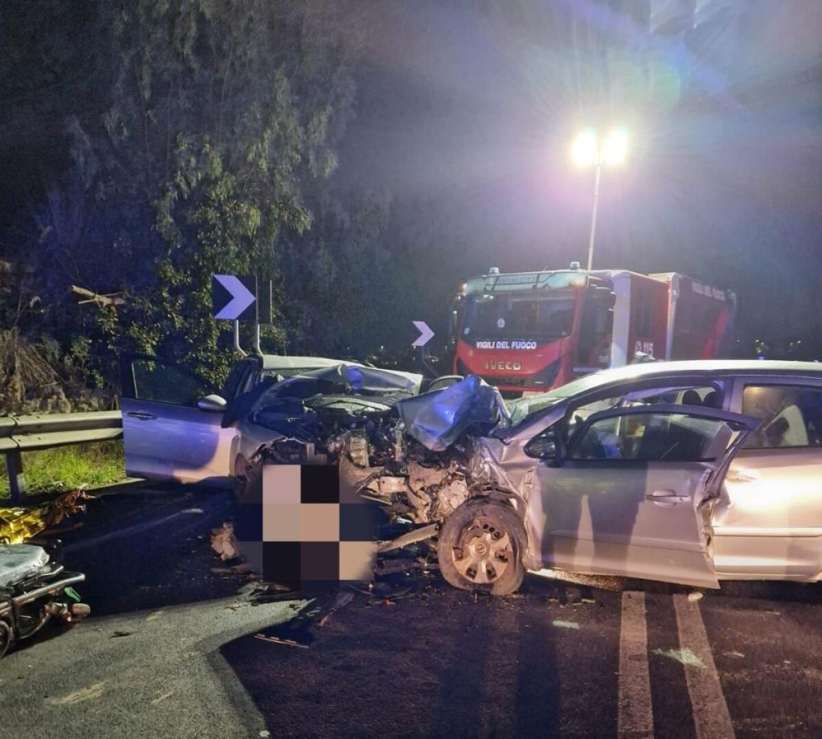 Scontro frontale sulla SS194 nel ragusano, un morto e sei feriti -