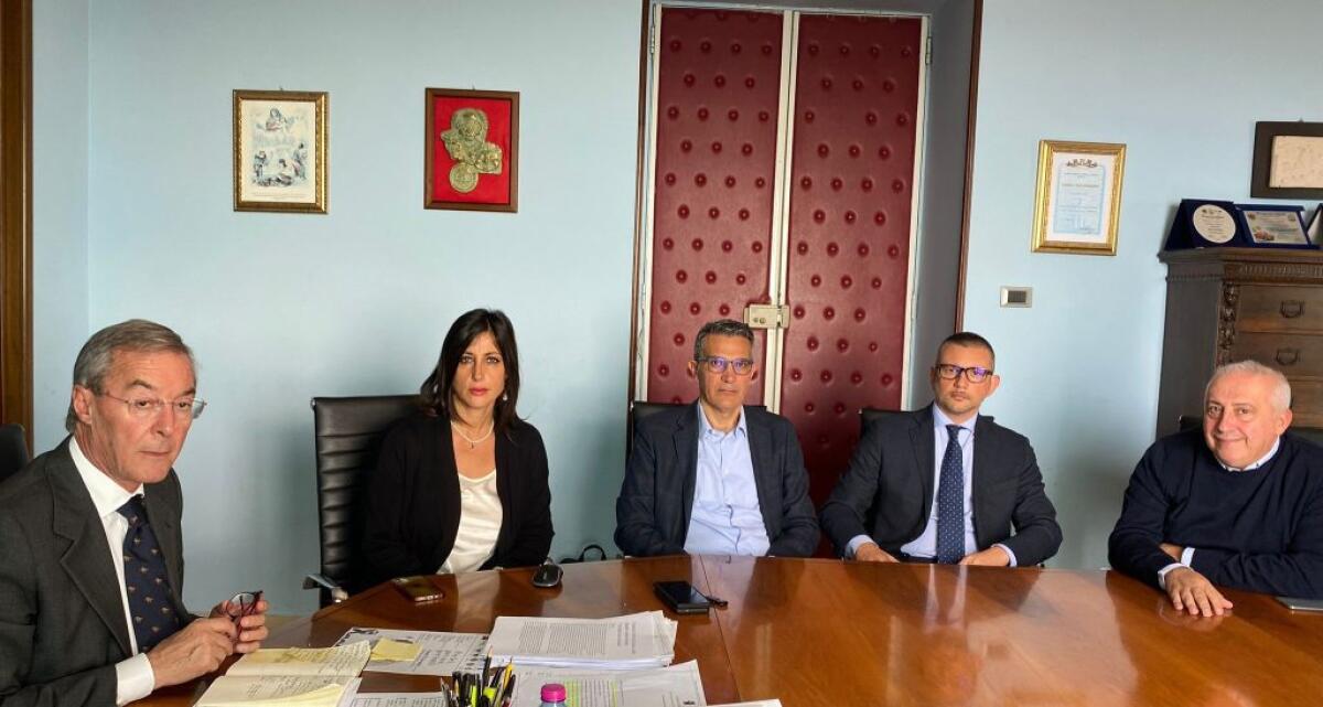 Distacco idrico per la chiesa, Greco convoca Caltaqua e Ati: "Tutelare utenti dal taglio" - Una riunione con dirigenti di Caltaqua