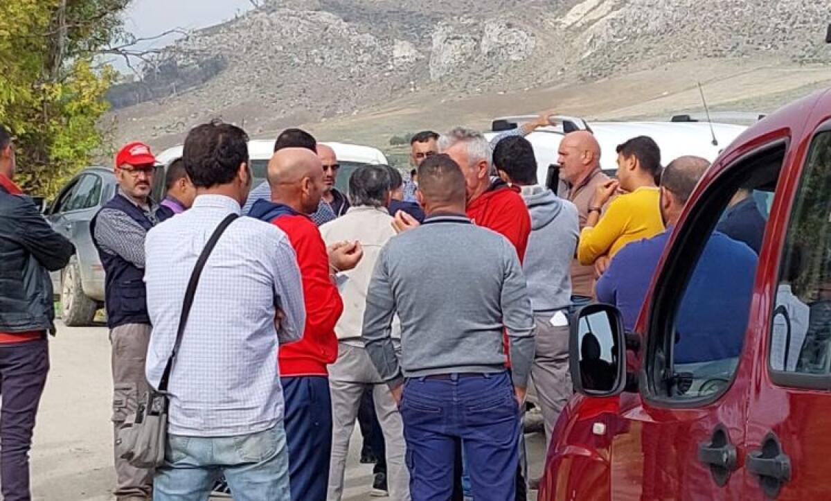 Campagna in crisi perenne, manca l'acqua e i costi sono alle stelle: inizia protesta agricoltori - Una riunione degli agricoltori locali