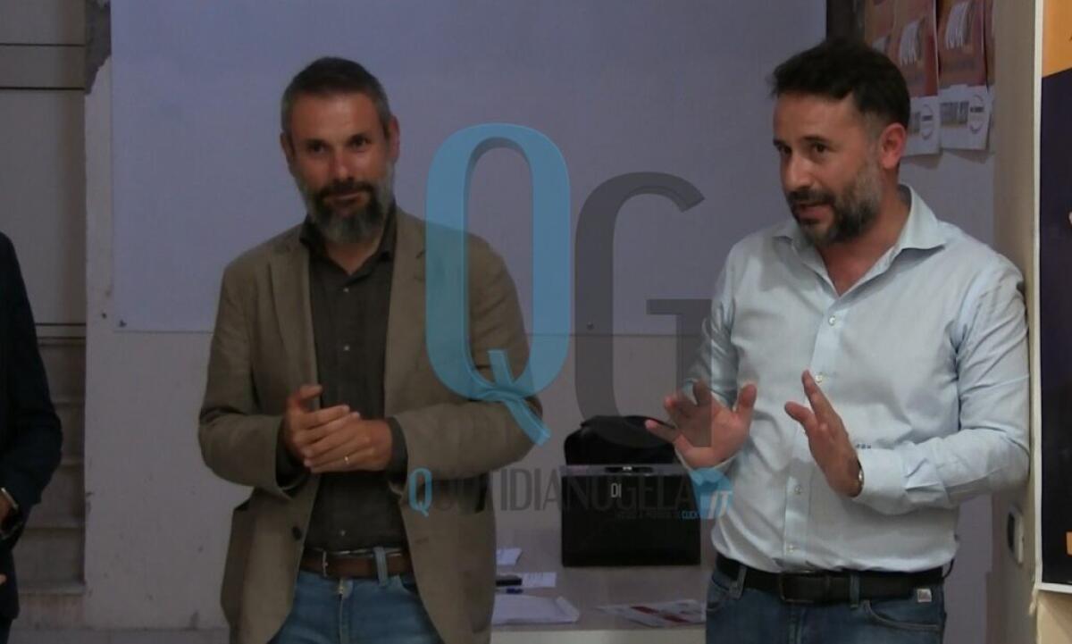 "Senza personalismi si può arrivare all'obiettivo", Morgana: "Lavoriamo come gruppo" - Di Paola e il coordinatore territoriale M5s Simone Morgana