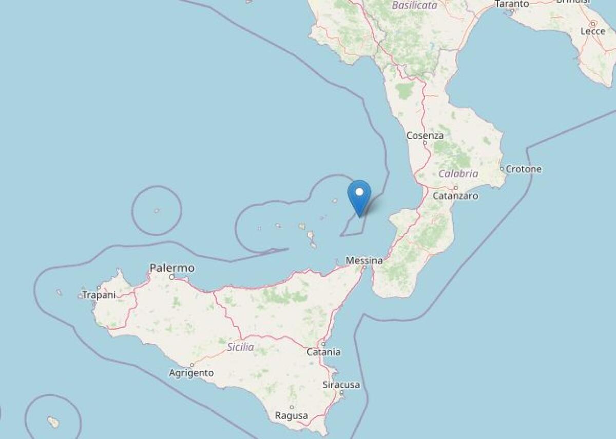 Scossa di terremoto di magnitudo 3.3 in mare davanti a Sicilia e Calabria - 