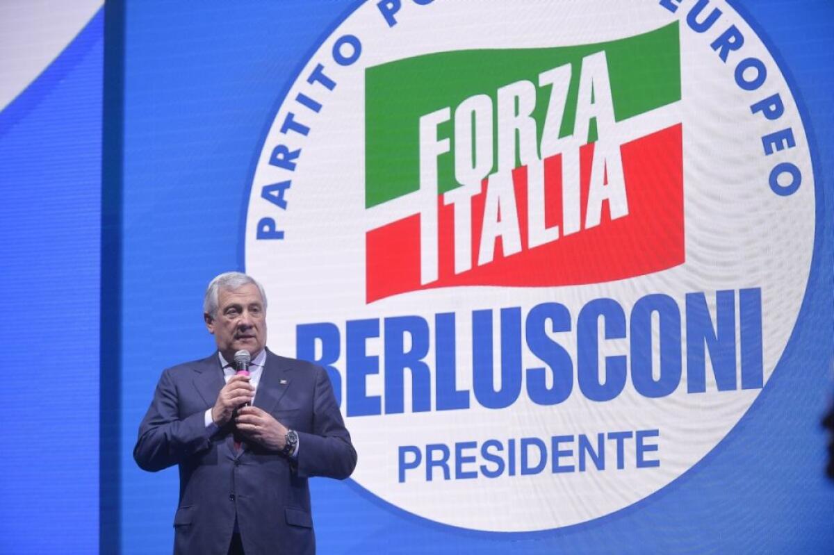 Forza Italia, Tajani eletto segretario nazionale - 