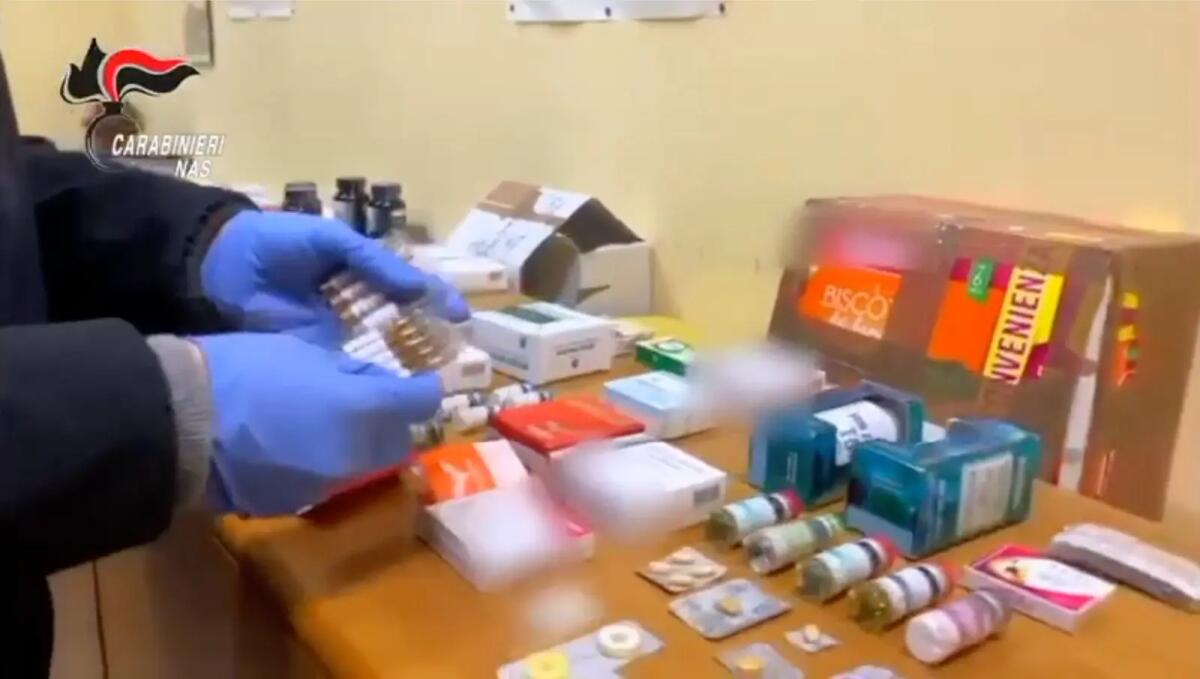 Farmaci illegali, Nas oscurano 79 siti web e arrestano 5 persone - 