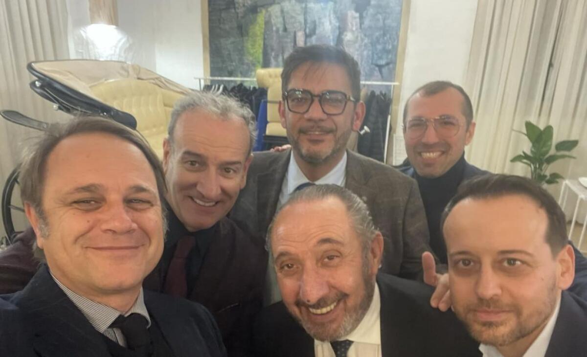 Ato rifiuti, in assemblea ancora distanze tra sindaci e commissario: poi toccherà alla revoca - I sei sindaci che da mesi chiedono di valutare la posizione del commissario Lucisano