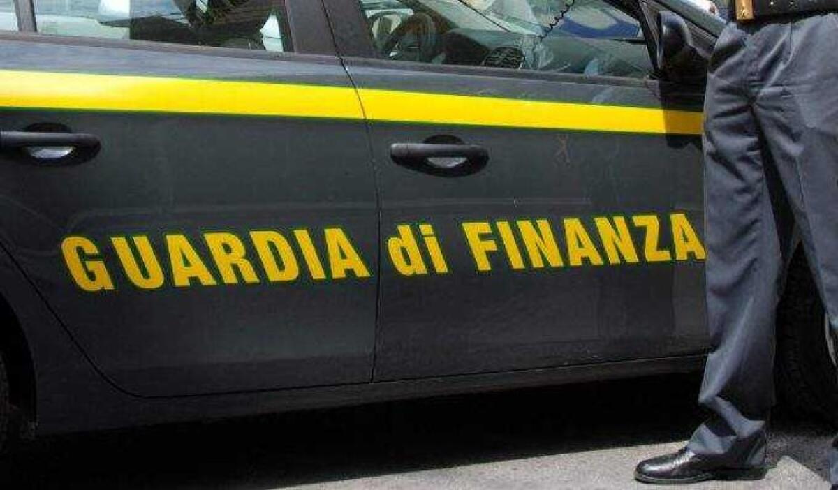 Caltanissetta, svolgeva attività in ospedale e da privato: sequestrate somme ad un medico -