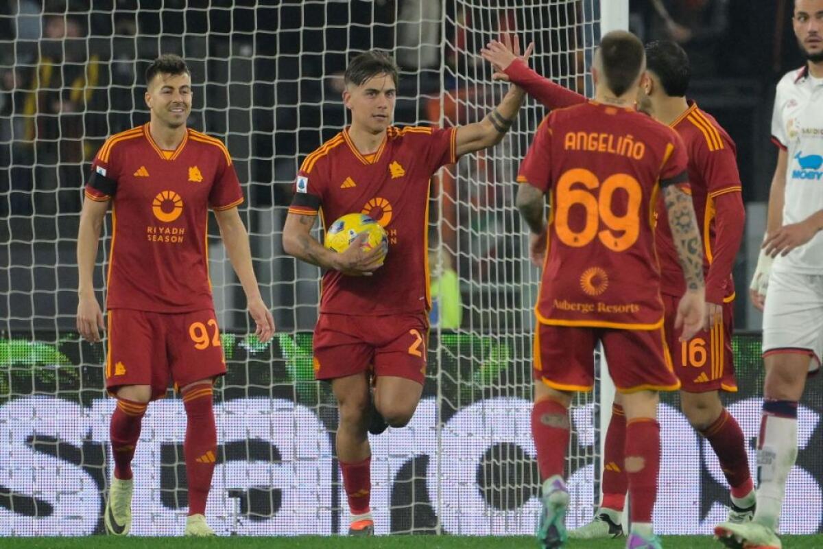La Roma travolge il Cagliari e sogna un posto in Champions - 