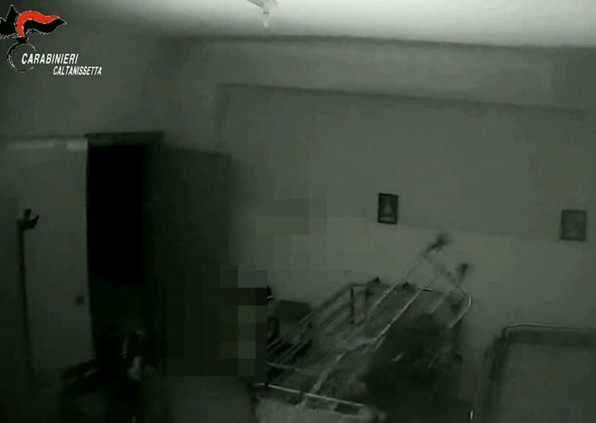 Anziani maltrattati in casa di riposo, 4 arresti a Caltanissetta - 