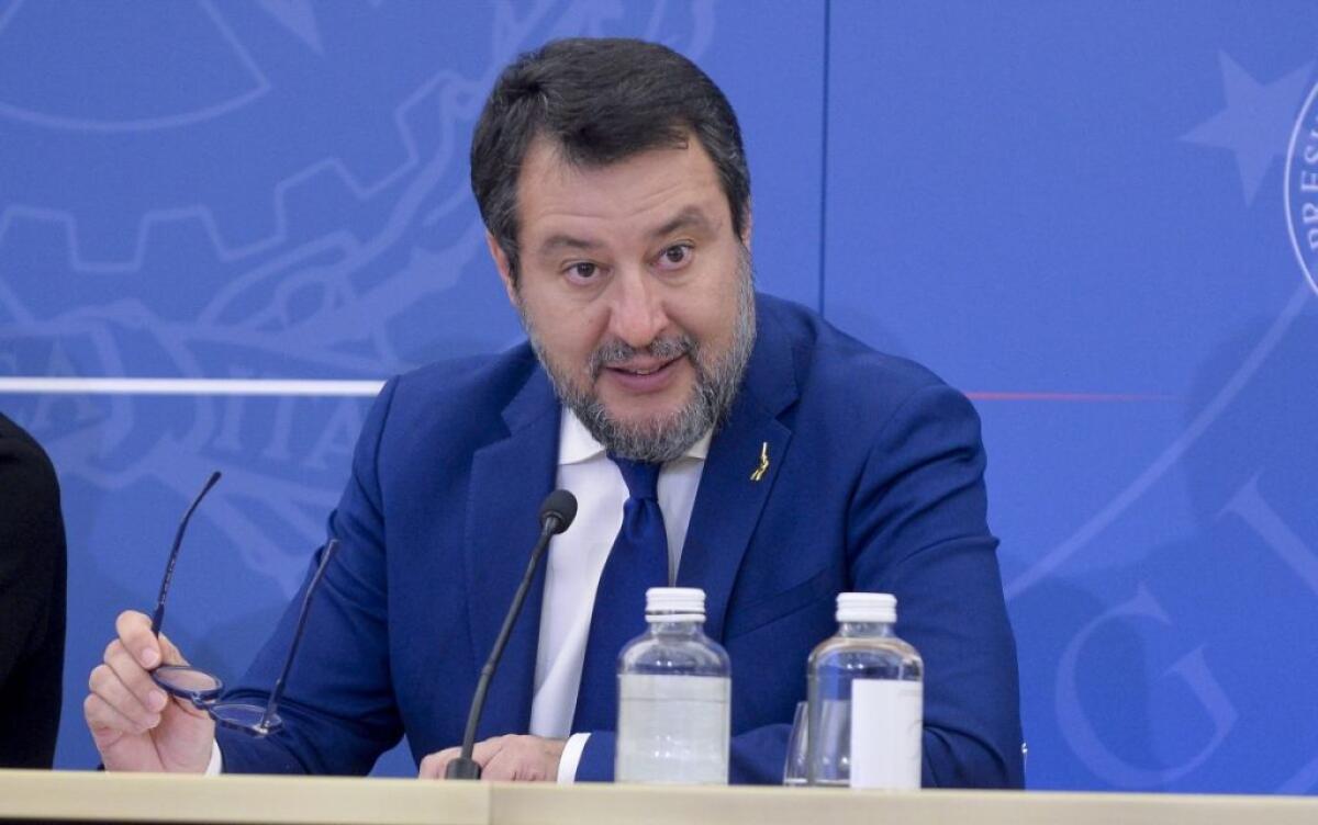 Navalny, Salvini “Giusto fare chiarezza, se ne occuperanno medici e giudici” -
