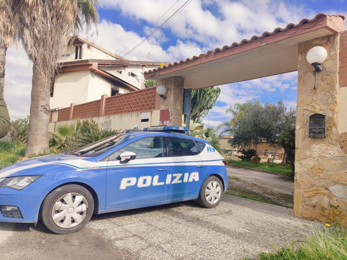 Fiamme nella notte in un immobile confiscato a Murana, avviate indagini - 