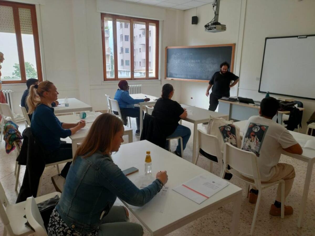 Al Gonzaga di Palermo scuola di italiano e sport gratuito per gli stranieri - 