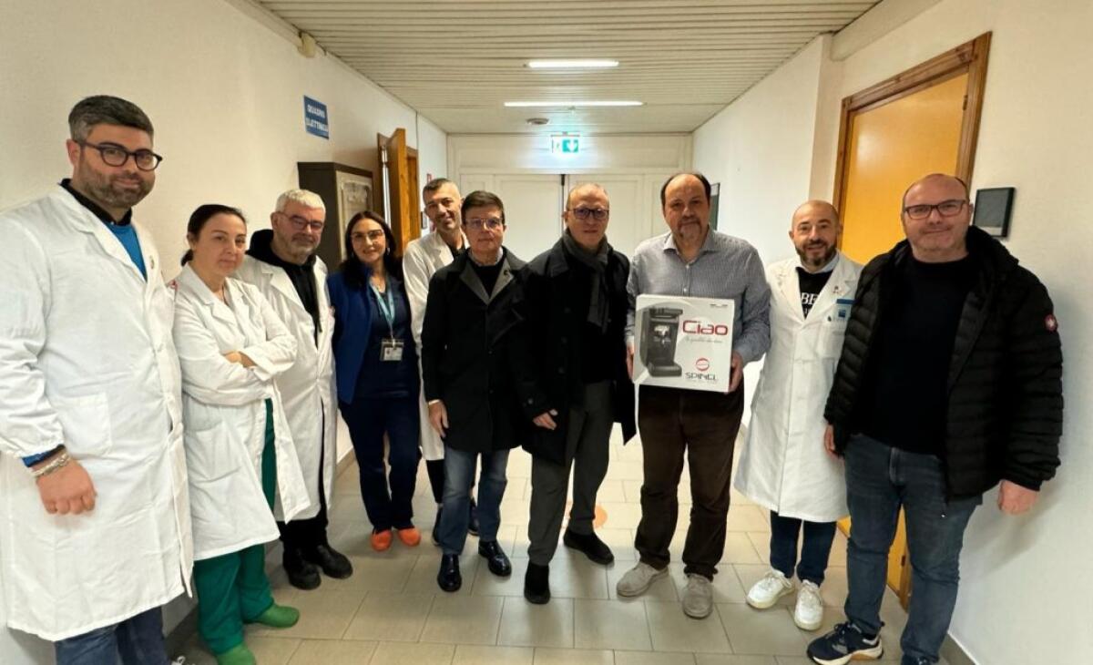 Donazione al centro trasfusionale dell'ospedale, dal Lions host una macchina del caffè - 