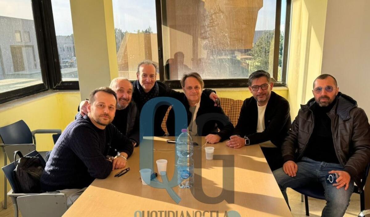 "E' Greco che vuole mettere le mani sull'Ato", sindaci: "Tutela lo status quo, ha tolto la maschera" - I sindaci di Niscemi, Delia, Sommatino, Riesi, Butera e Mazzarino che fanno parte dell'assemblea Ato