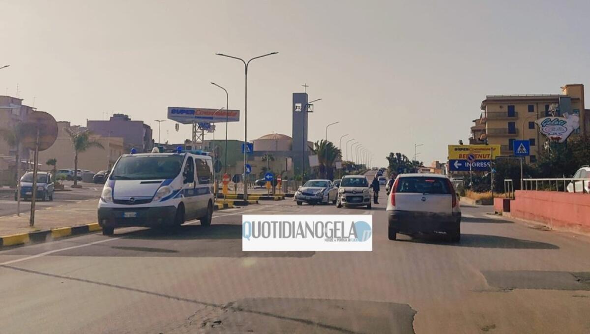 Impatto tra auto in via Venezia, almeno due vetture coinvolte - 