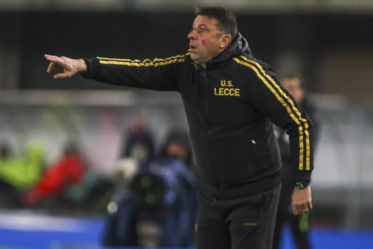 Testata a Henry, il Lecce esonera mister D’Aversa - 