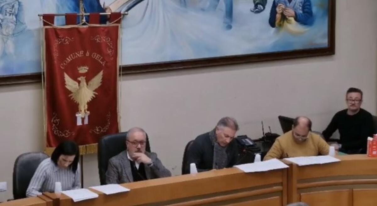 Regolamento forniture idriche, in aula ancora niente numero legale: "Capigruppo alla riunione" - 