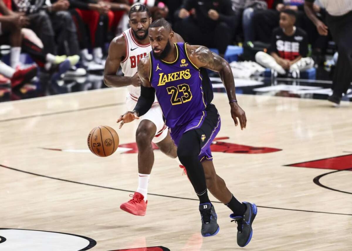 I Lakers travolgono Atlanta, Golden State al tappeto - 