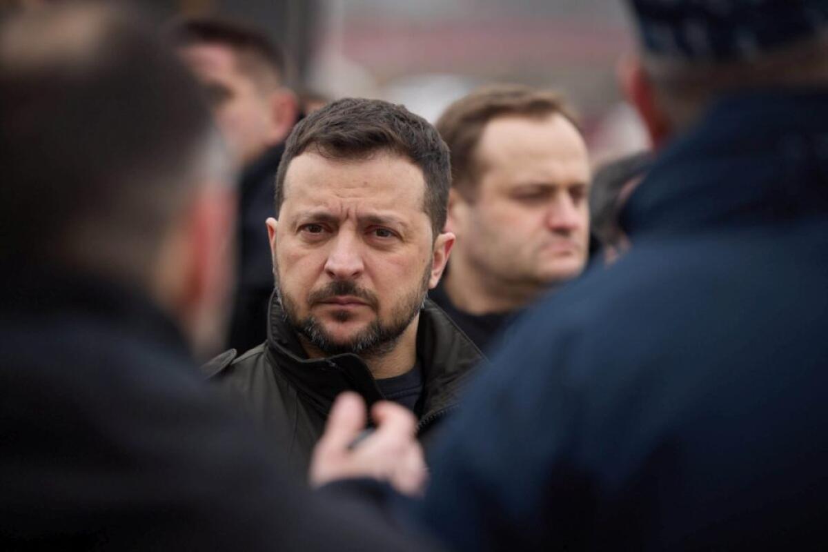 Zelensky al Consiglio Europeo “All’Ucraina servono più munizioni” - 