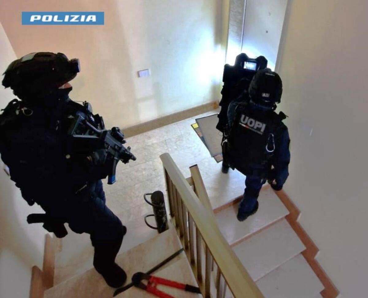 Maxi blitz, mafia, estorsioni e armi: eseguite 55 misure cautelari - 