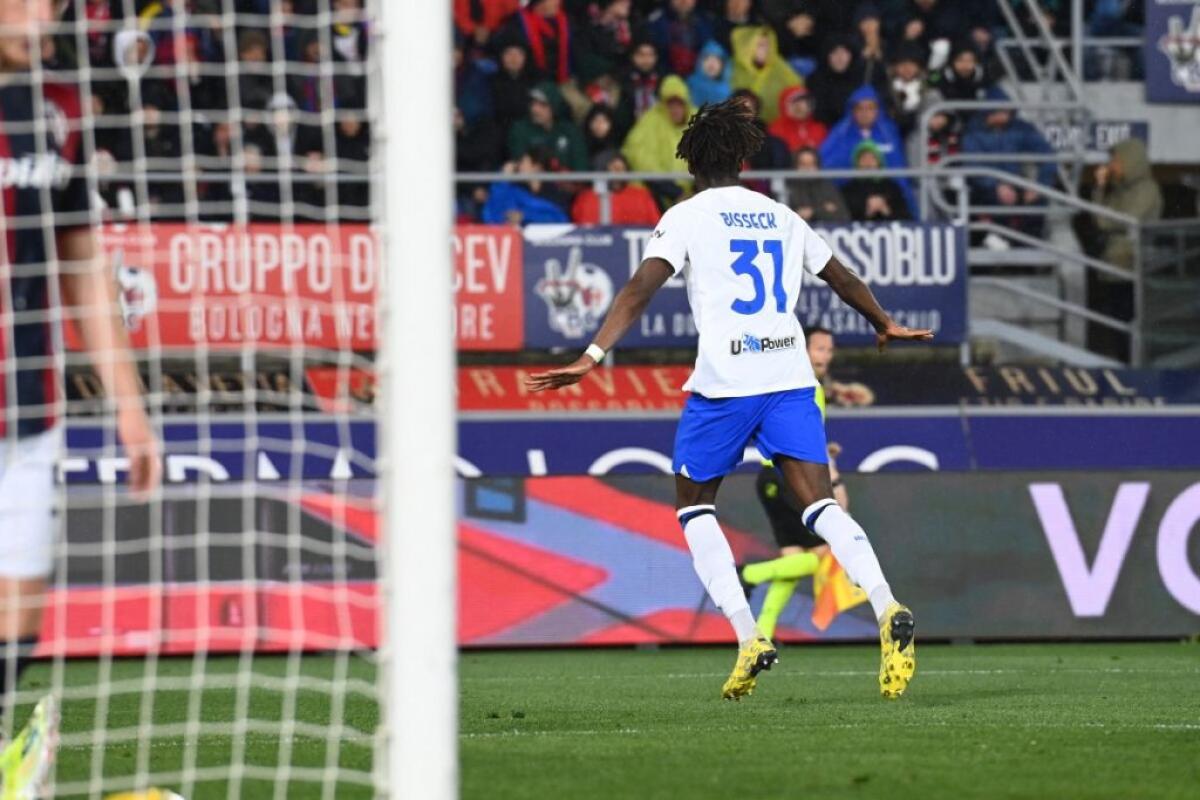 L’Inter vince anche a Bologna, decide una rete di Bisseck - 