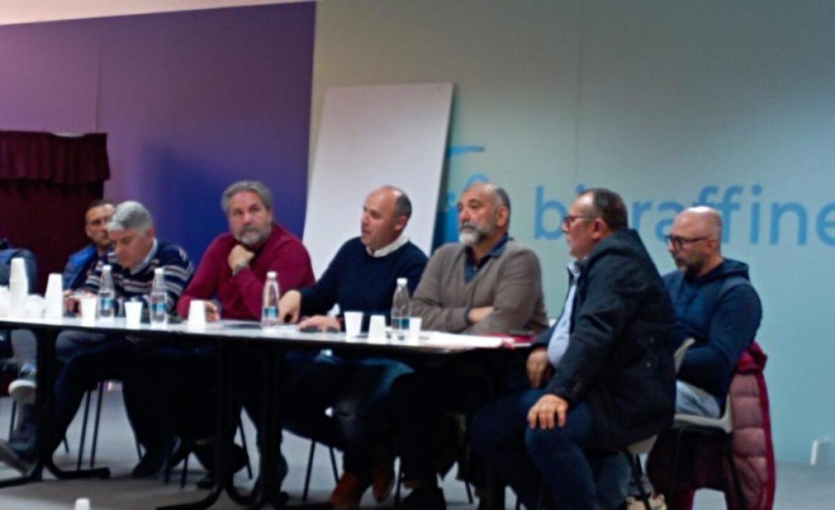 Carichi di lavoro sempre più pesanti, "Eni Rewind agisce in modo unilaterale": deciso sciopero - Una riunione sindacale in Eni Rewind