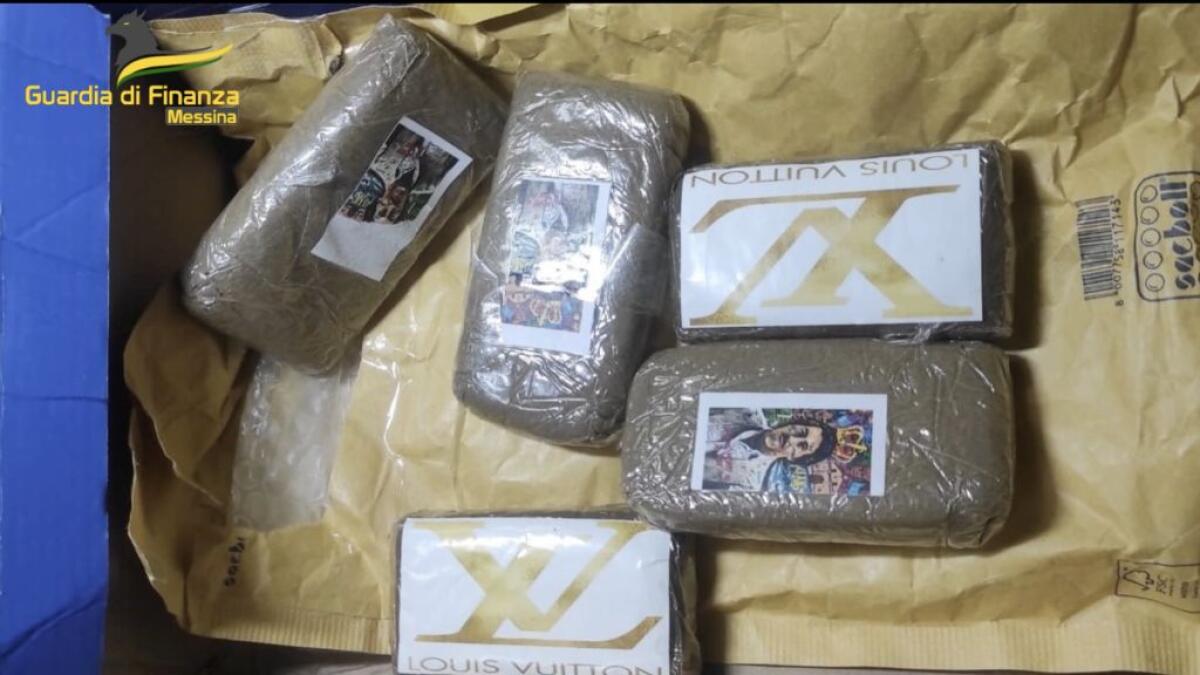 Messina, sequestrati 1,5 kg di droga in transito sullo Stretto -