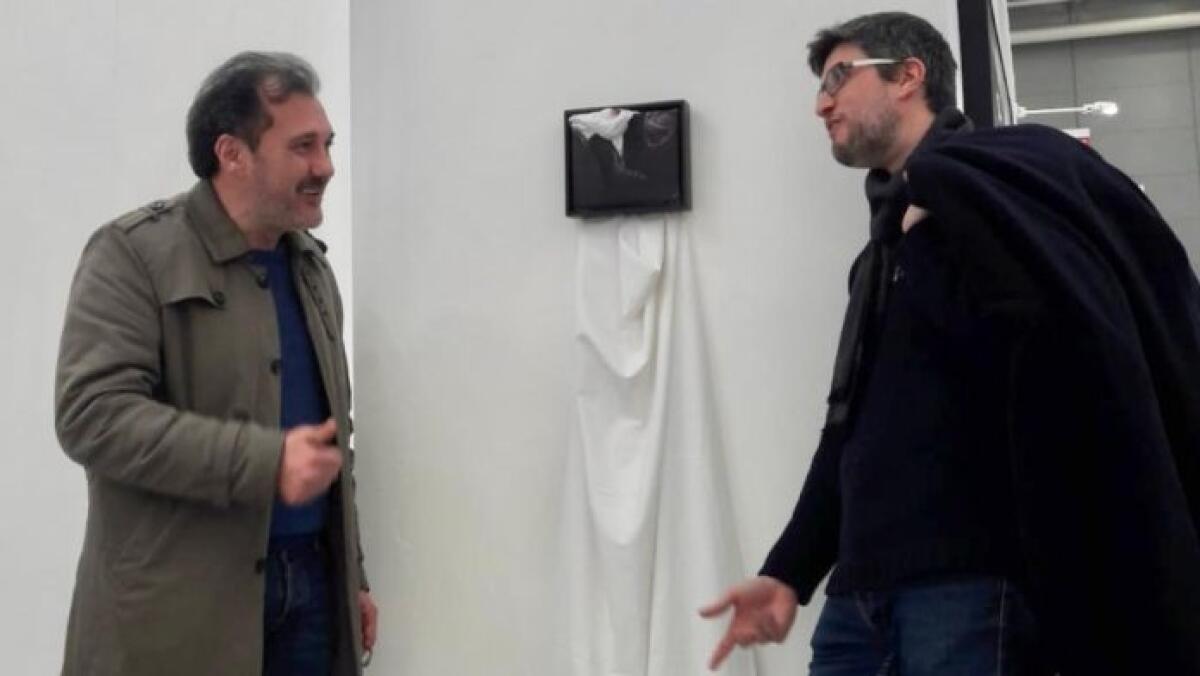 La scuola di Gela alla mostra "Blu Sicilia", un'opera di Iudice per la locandina dell'evento - Iudice e Giuffrida