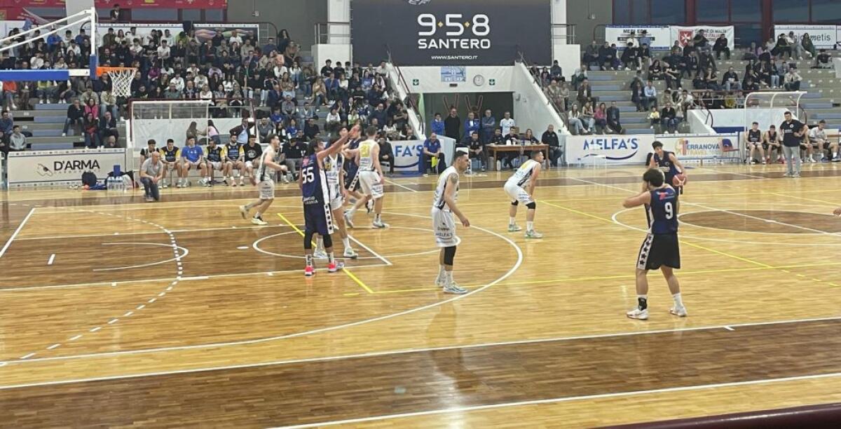 Reggio Calabria vince sul filo di lana, Melfa's cede in casa: ora gara due -