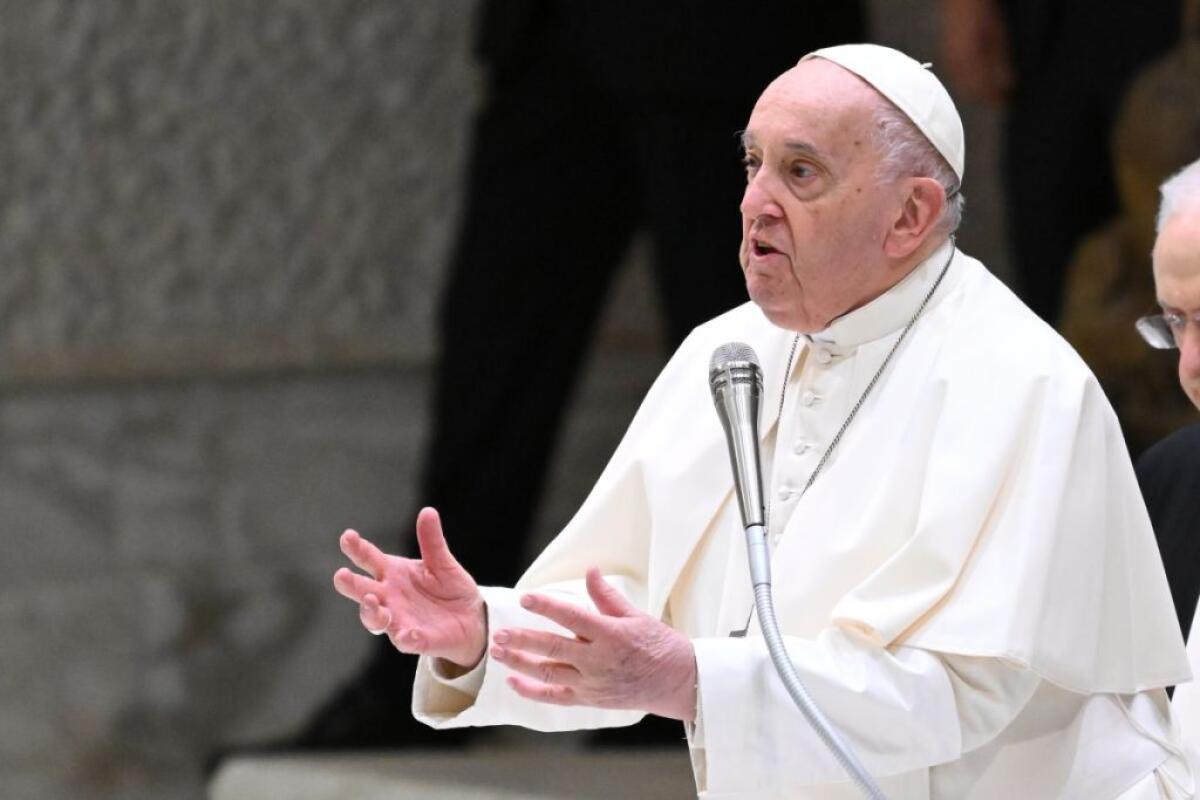 Papa “Il dono della pace giunga alle popolazioni stremate da guerra e fame” -