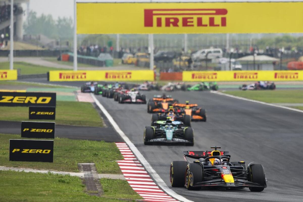 In Cina Verstappen precede Norris e Perez, poi le Ferrari - 