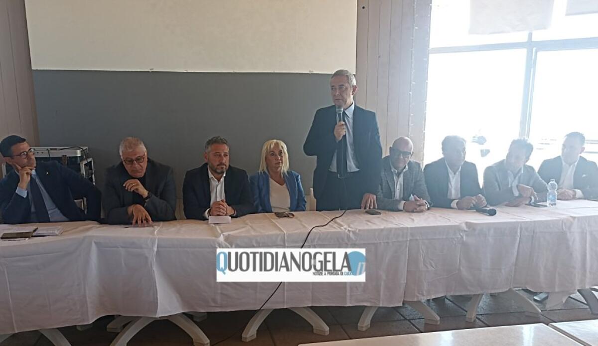 Le "sei sorelle" lanciano Cosentino: "Ha competenza, vinceremo al primo turno" - 