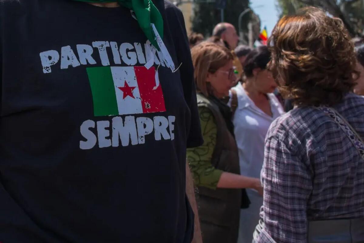 25 Aprile, alta tensione a Roma tra Pro Palestina e Comunità Ebraica - 