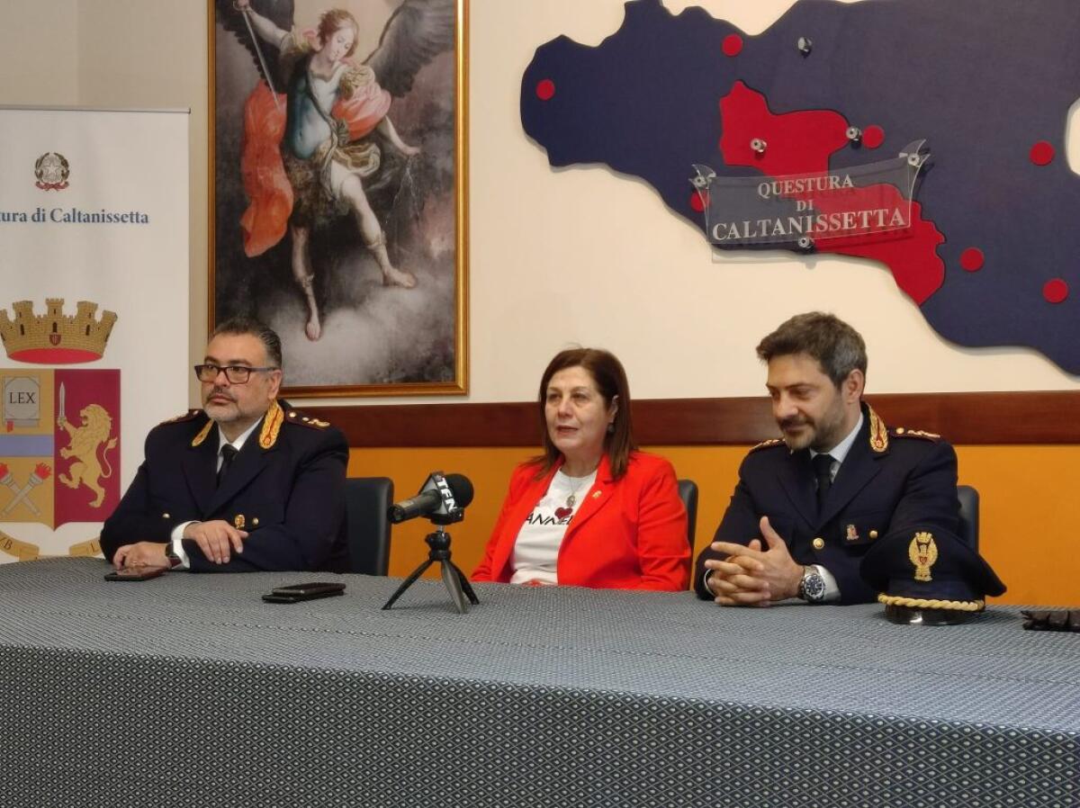 Squadra mobile Caltanissetta, presentato il nuovo dirigente Rosario Scalisi - 