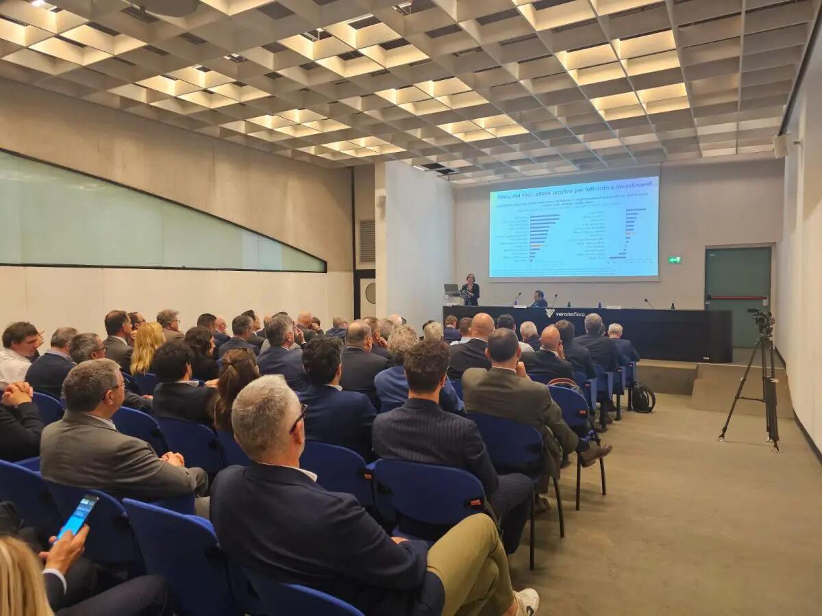 Intesa Sanpaolo al Vinitaly, focus sulle imprese agroalimentari -