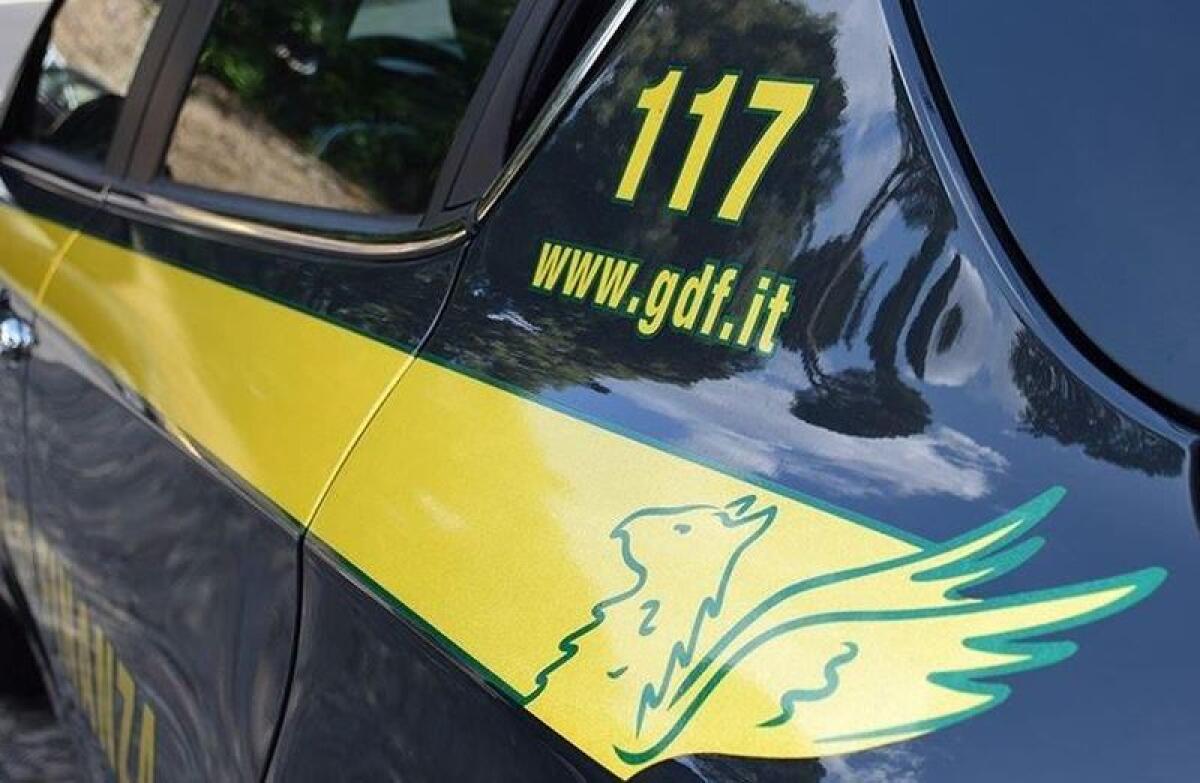Fatture false per 61 milioni e riciclaggio, arresti e sequestri di beni -
