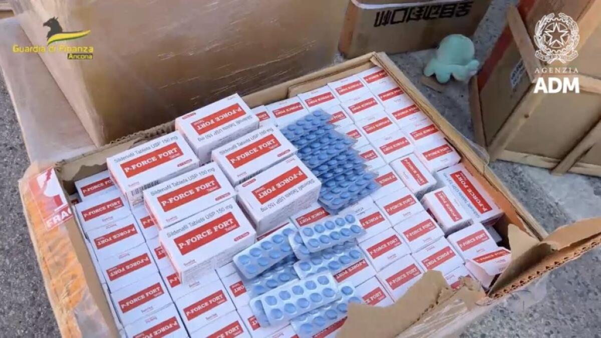 Sequestro record di medicinali privi di autorizzazioni sanitarie -