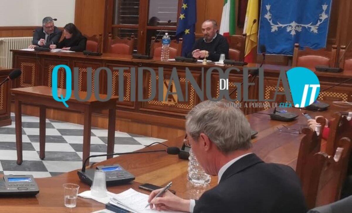 Srr4, Marino lascerà a breve: cda da rinnovare, assemblea solo quando ci saranno i nuovi sindaci - Marino e Greco in assemblea