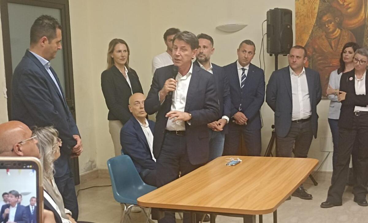 Conte con Di Stefano e gli alleati: "Coesi partendo da chi è più in difficoltà" - 